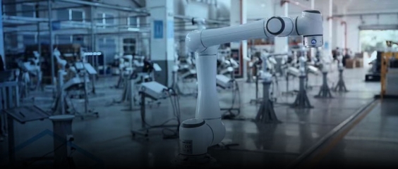 深圳智能機器人“上崗”海上風(fēng)電場 引領(lǐng)風(fēng)電運維新變革